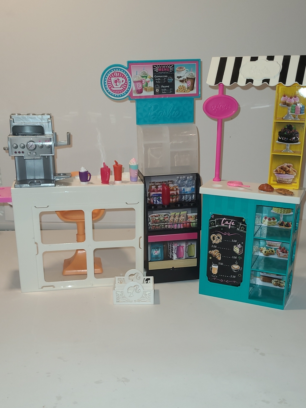 Barbie Café Playset - Teal, Pink, White & Black